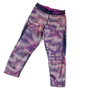 Girl’s Nike Pro Hypercool Capri Leggings